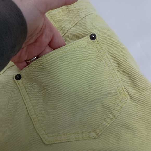 FREE PEOPLE Butterly Spring Color Yellow Denim Women's Shorts (#1,351) - Picture 4 of 5